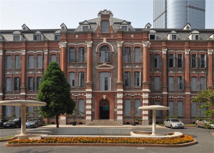 徐汇中学华发路南校区大舍建筑